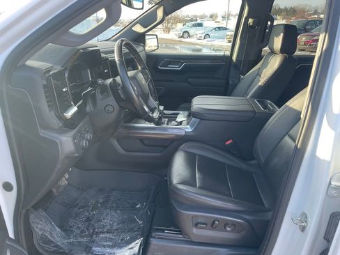 Used 2023 Chevrolet Silverado 1500 LTZ w/ LTZ Convenience Package II AWD/4WD image 13