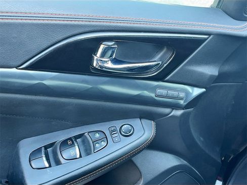 Used 2019 Nissan Maxima SR w/ Premium Package image 18