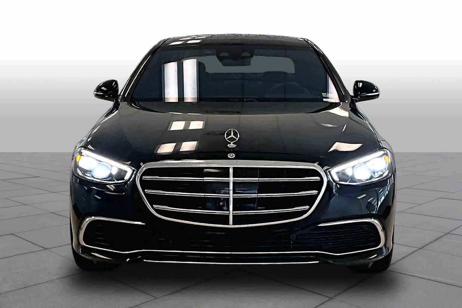 Used 2025 Mercedes-Benz S 580 4MATIC Sedan image 3