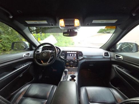 Used 2019 Jeep Grand Cherokee Limited RWD image 29