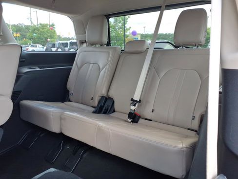 Used 2024 Ford Expedition Limited RWD image 17