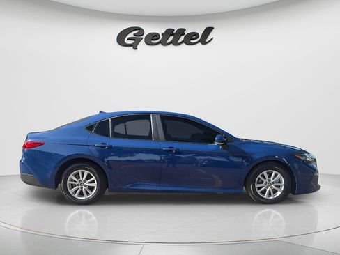 Used 2025 Toyota Camry LE FWD image 4