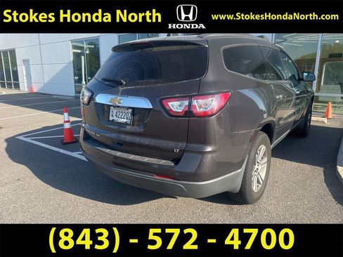 Used 2017 Chevrolet Traverse LT image 7
