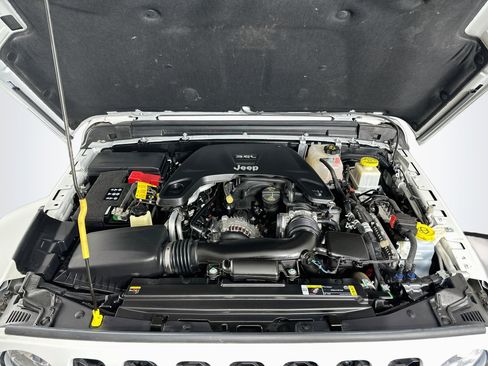 Used 2021 Jeep Gladiator Sport AWD/4WD image 31