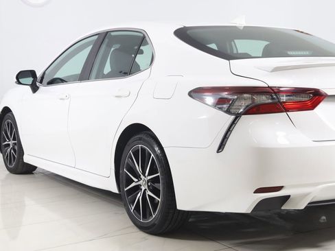 Used 2021 Toyota Camry SE image 23