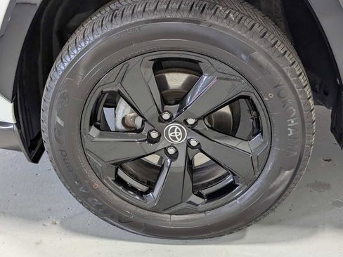 Used 2021 Toyota RAV4 XSE image 3