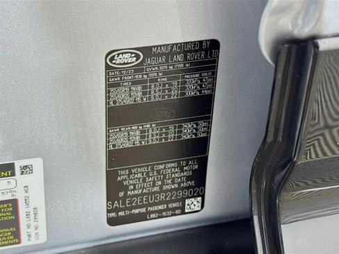 Used 2024 Land Rover Defender 110 X-Dynamic SE image 34