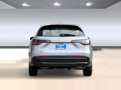 Used 2023 Honda HR-V LX image 9