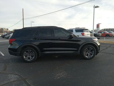 Used 2022 Ford Explorer XLT w/ Equipment Group 202A image 8