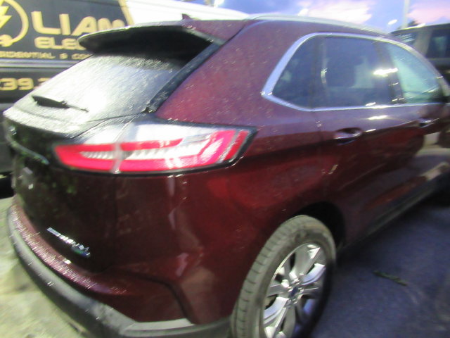 Used 2019 Ford Edge Titanium w/ Cold Weather Package AWD/4WD image 4