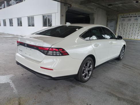 Used 2023 Honda Accord EX image 5