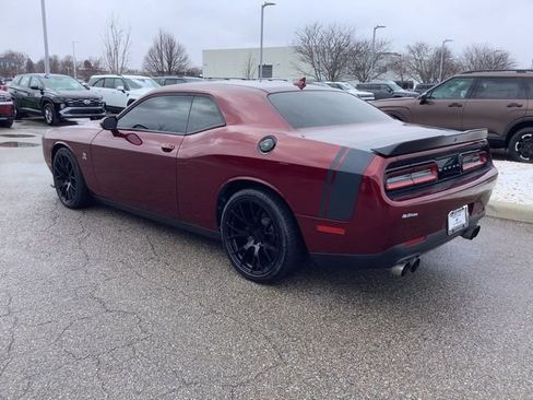 Used 2017 Dodge Challenger R/T Scat Pack w/ Leather Interior Group RWD image 7