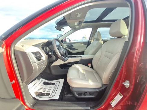 Used 2023 Nissan Rogue SL image 9