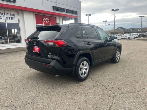 Certified 2021 Toyota RAV4 LE image 5