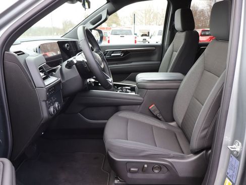 Used 2025 Chevrolet Tahoe LS image 4