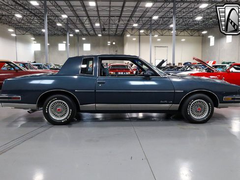 Used 1987 Pontiac Grand Prix LE image 6
