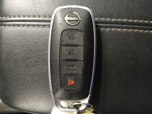 Used 2025 Nissan Sentra SV FWD image 32