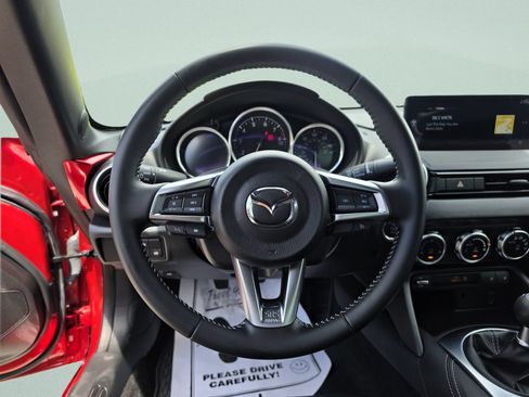 Used 2025 MAZDA MX-5 Miata RF Grand Touring w/ Weather Package RWD image 16