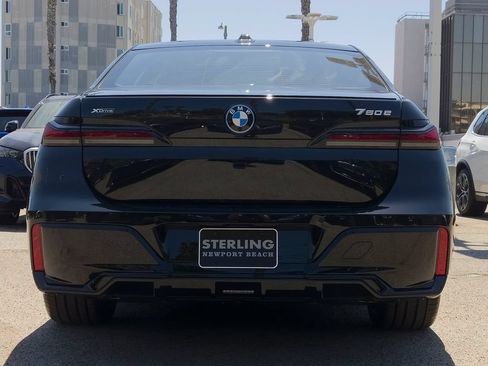 New 2026 BMW 750e xDrive w/ Premium Package AWD/4WD image 16