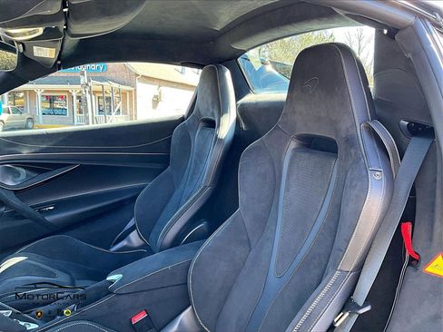 Used 2025 McLaren 750S Spider image 19