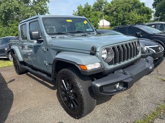 Used 2024 Jeep Gladiator Sport AWD/4WD video 1