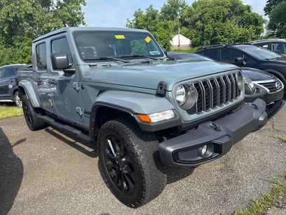 Used 2024 Jeep Gladiator Sport