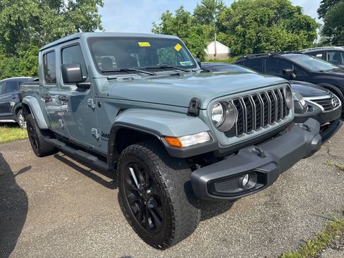 Used 2024 Jeep Gladiator Sport AWD/4WD image 1