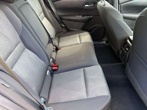 Used 2025 Nissan Rogue SV FWD image 25