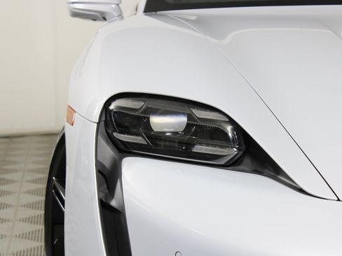 Used 2023 Porsche Taycan 4S image 11