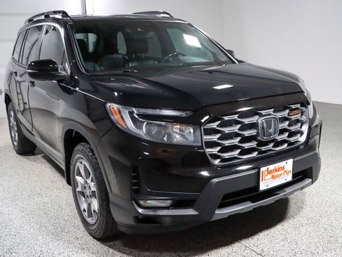 Used 2023 Honda Passport TrailSport image 5