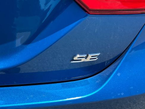 Used 2019 Toyota Camry SE w/ Convenience Package FWD image 21