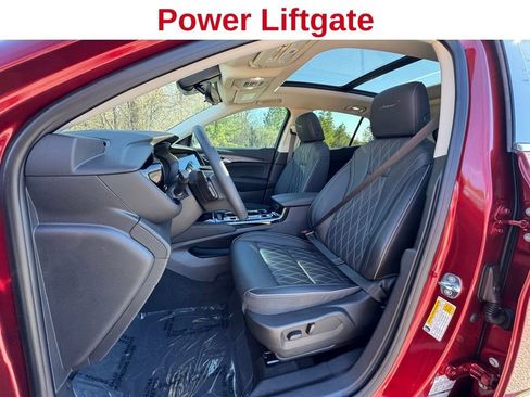 Used 2023 Buick Envision Avenir image 8