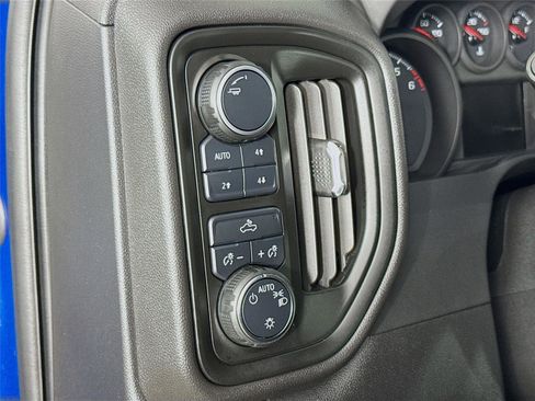 Used 2022 Chevrolet Silverado 1500 Custom Trail Boss AWD/4WD image 12