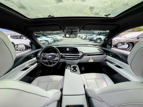 Used 2024 Cadillac Lyriq Luxury w/ LPO, Floor Liner Package image 2