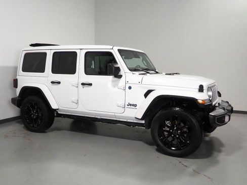 Used 2025 Jeep Wrangler Sahara 4xe w/ Safety Group AWD/4WD image 5