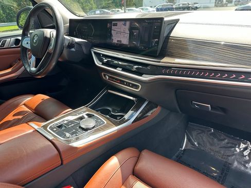 Used 2023 BMW X7 xDrive40i w/ Premium Package AWD/4WD image 21