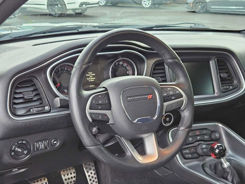Used 2016 Dodge Challenger R/T Scat Pack w/ Leather Interior Group image 21