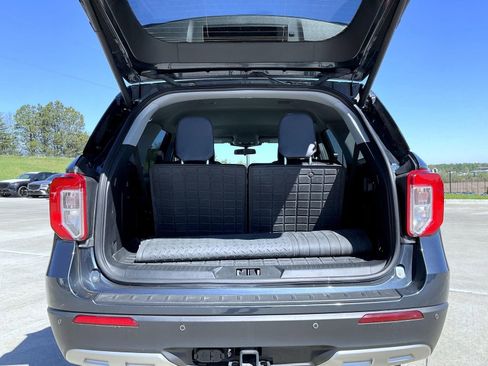 Used 2022 Ford Explorer XLT w/ Equipment Group 202A AWD/4WD image 24