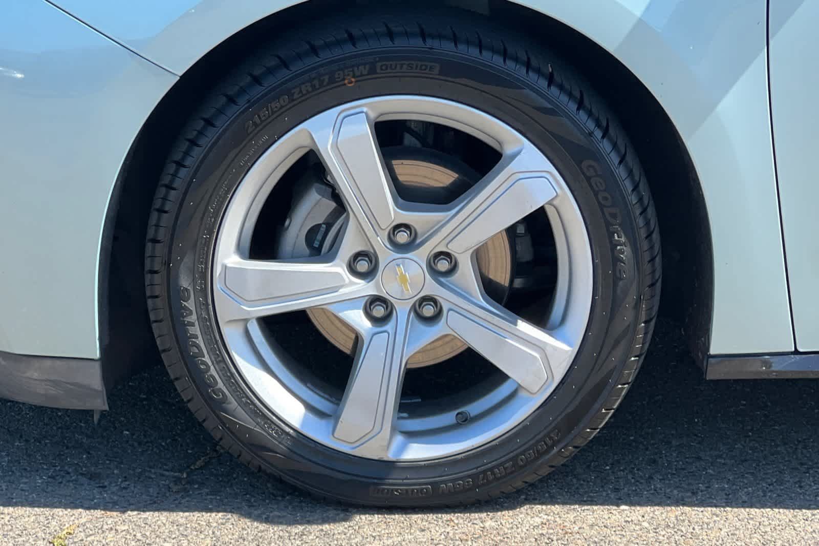 Used 2018 Chevrolet Volt LT FWD image 30