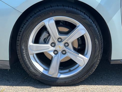 Used 2018 Chevrolet Volt LT FWD image 30