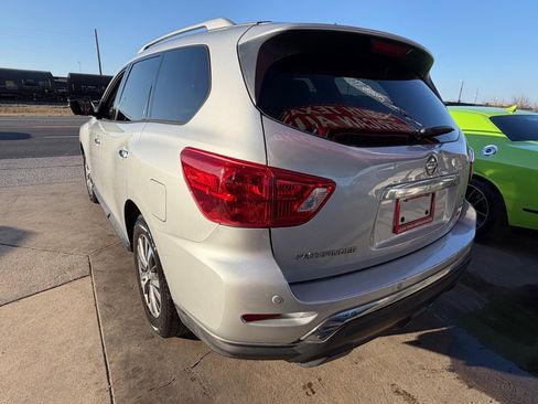 Used 2017 Nissan Pathfinder SL image 31