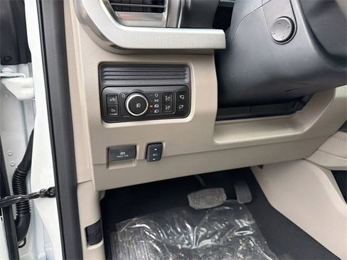 New 2026 Ford F250 Platinum w/ Platinum Plus Package image 17