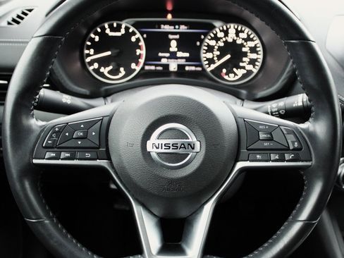 Certified 2020 Nissan Sentra SV image 28