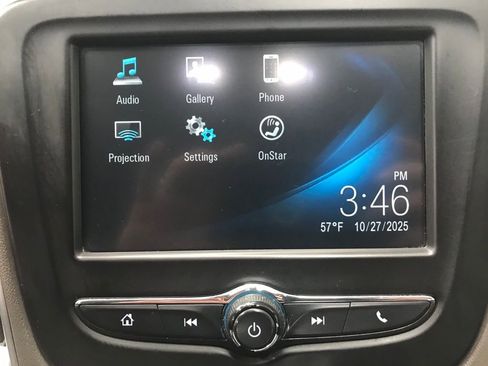 Used 2018 Chevrolet Malibu LS image 18