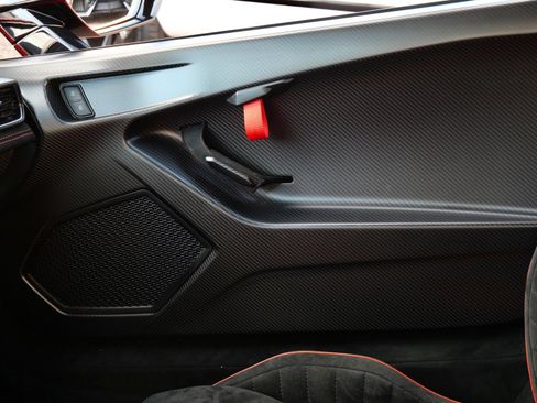 Used 2022 Lamborghini Huracan STO image 25