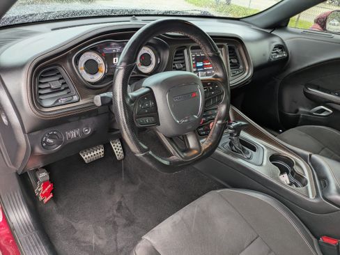 Used 2020 Dodge Challenger R/T Scat Pack RWD image 19