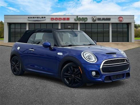 Used 2019 MINI Cooper S image 1