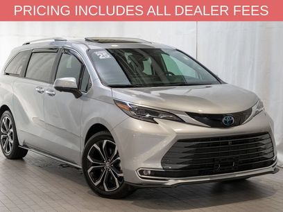 Used 2025 Toyota Sienna Platinum