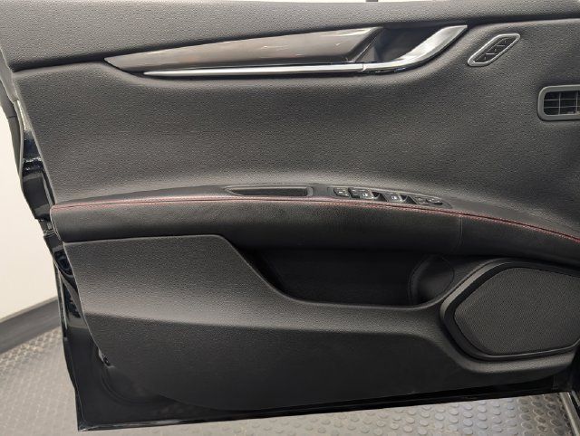 Used 2018 Maserati Ghibli S Q4 AWD/4WD image 8
