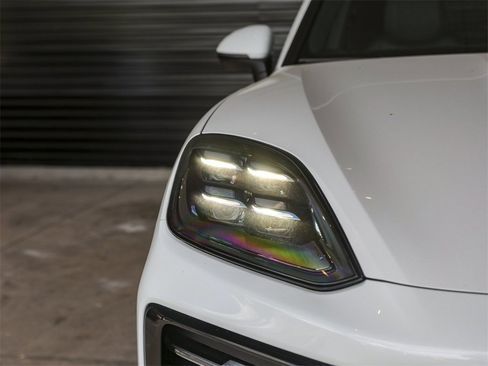 New 2025 Porsche Cayenne image 11